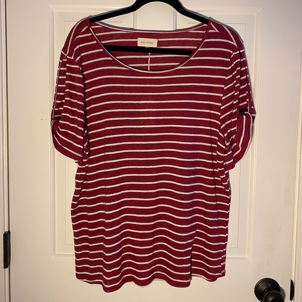 Mello Day women’s short sleeve top Red size XL NWT